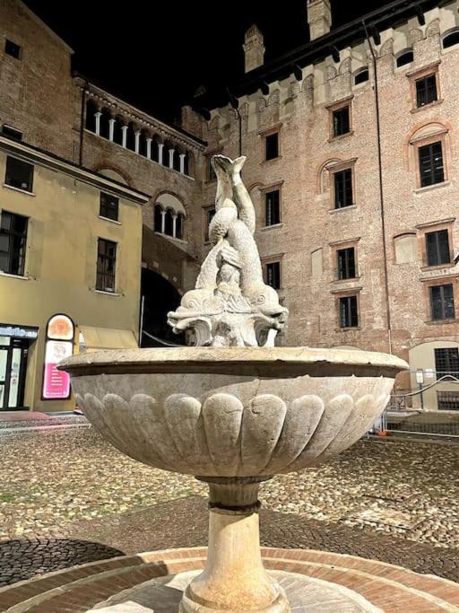 Apartment Under The Basilica Of Sant'Andrea Mantova Exterior foto
